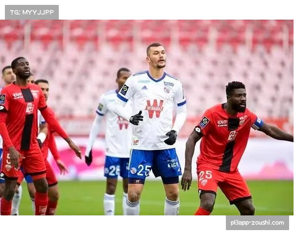 拜仁对阵柏林联合防守复盘 定位球失分暴露区域防守问题